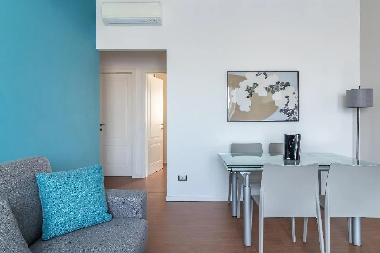 Duomo-Cadorna Cozy Suite, Skyline View Milan 0*,  Italy