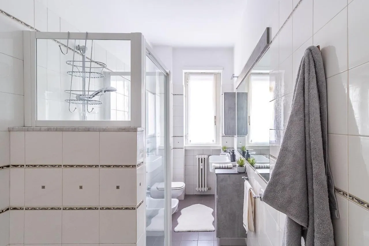 Apartment Duomo-Cadorna Cozy Suite, Skyline View Milan Italy